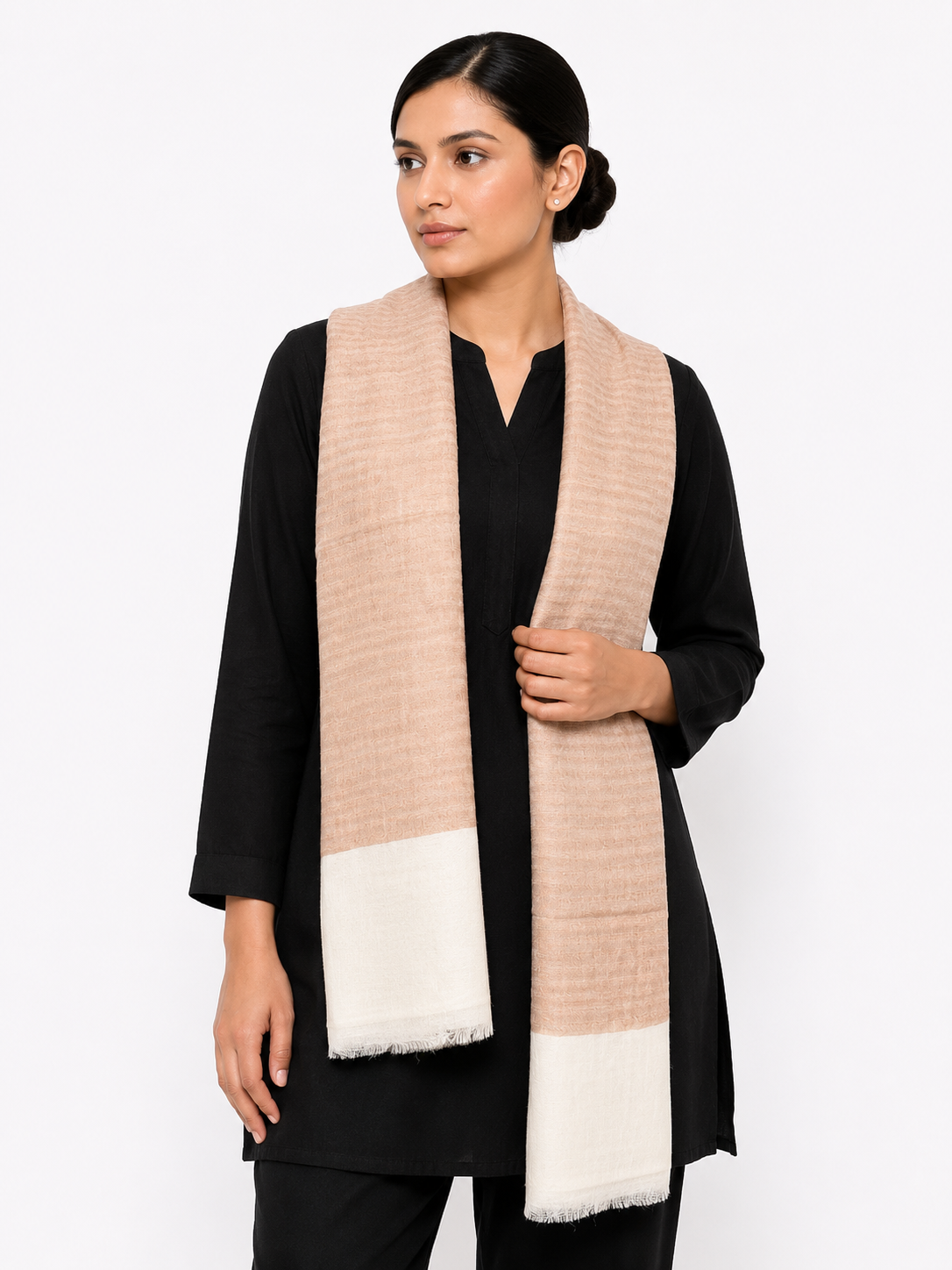 IMG_9097 Graceful Peach & Ivory Textured Wool Stole with Off-White Border
